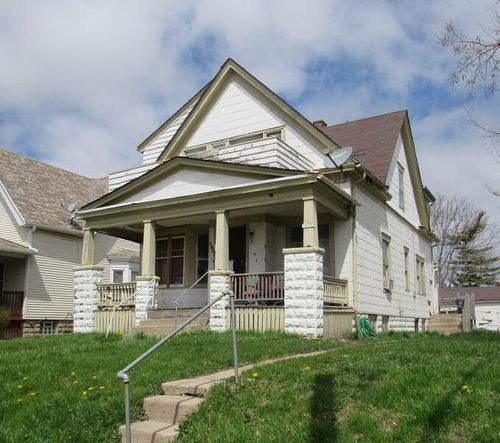 1322 W Concordia Ave, Milwaukee, WI, 53206-2858 | Card Image