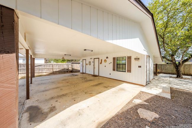 1506 D St, House other with 4 bedrooms, 3 bathrooms and null parking in Floresville TX | Image 45