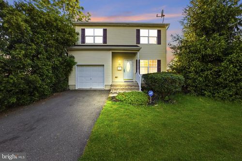 395 Bunting Ave, Hamilton, NJ, 08611-3205 | Card Image