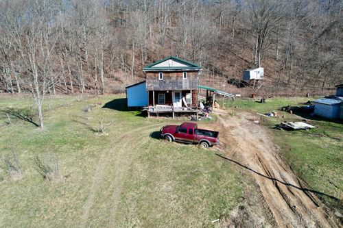 5730 Old Grade Rd, Chesterhill, OH, 43728-9066 | Card Image