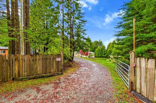 450 Stephens Ln, Bayside, CA, 95524-9316 | Card Image