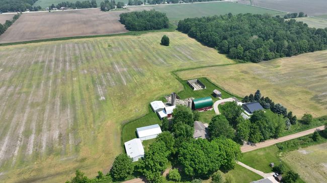 2523 Wildcat Rd, Home with 4 bedrooms, 2 bathrooms and null parking in Saint Johns MI | Image 4