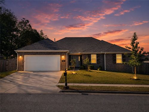 2891 S Cobalt Ave, Fayetteville, AR, 72701-4556 | Card Image