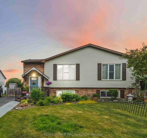 158 Windsor St, Welland, ON, L3C6T6 | Card Image