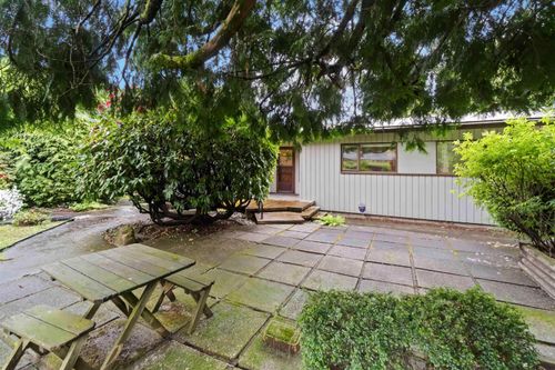 944 Stewart Ave, Coquitlam, BC, V3K2N6 | Card Image