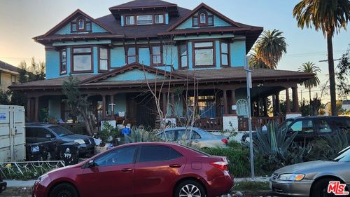 3977 S Budlong Ave, Los Angeles, CA, 90037-1609 | Card Image