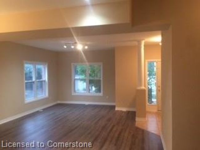 225 Park St S, Townhouse with 2 bedrooms, 0 bathrooms and 2 parking in Hamilton ON | Image 4