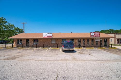 e-701 E Pine St, Edgewood, TX, 75117-3300 | Card Image
