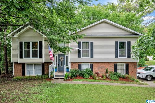6001 Woodvale Dr, Helena, AL, 35080-3914 | Card Image