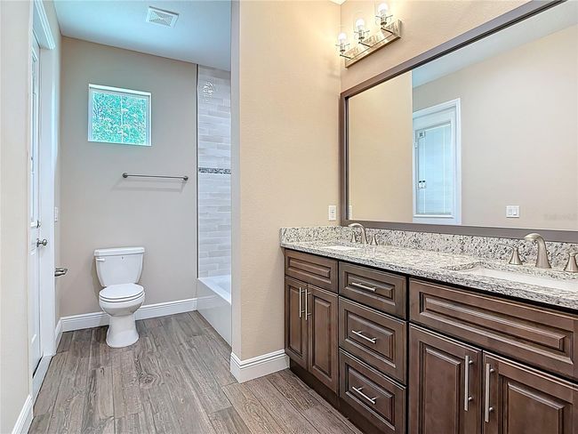 Bathroom 3 | Image 32