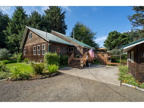 5520 6th St Nw, Tillamook, OR, 97141-9310 | Card Image