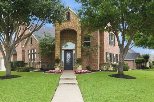 696 Bear Creek Drive, Hurst, TX, 76054 | Card Image