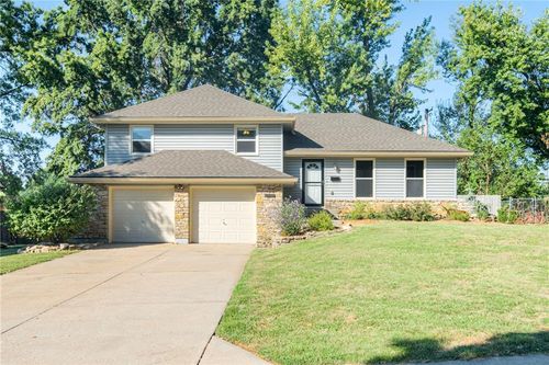 9534 Connell Dr, Overland Park, KS, 66212-5120 | Card Image