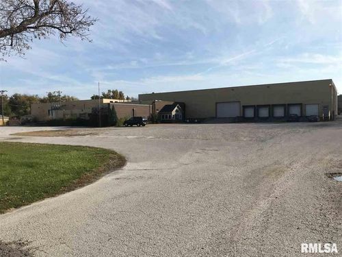 910 10th Ave W, Milan, IL, 61264-2221 | Card Image