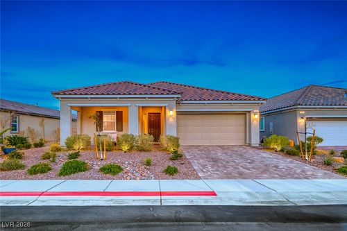 32 Tatahatso Point St, Henderson, NV, 89011-3802 | Card Image