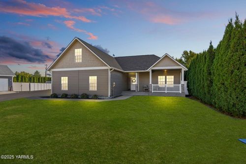 115 Apple Loop, Naches, WA, 98937-8821 | Card Image