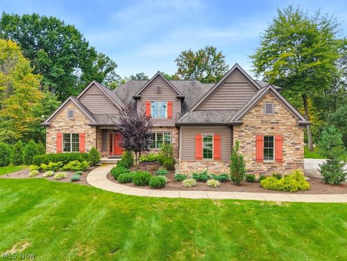 18180 Sedge Ct, Chagrin Falls, OH, 44023-9102 | Card Image