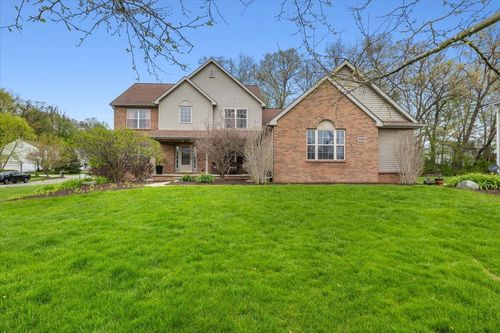 9783 Viewcrest Ct, Howell, MI, 48843-6337 | Card Image