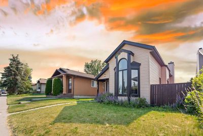 6567 Martingrove Dr Ne, House detached with 5 bedrooms, 3 bathrooms and 2 parking in Calgary AB | Image 3