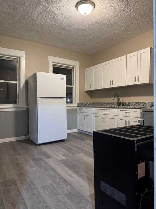 6 Piedmont St, Worcester, MA, 01610-1284 | Card Image