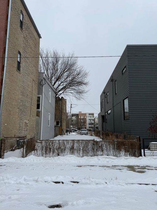 2050 W Superior Street, Chicago, IL, 60612 | Card Image