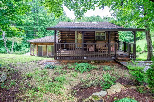 935 Whippoorwill Rd, Corbin, KY, 40701-7816 | Card Image
