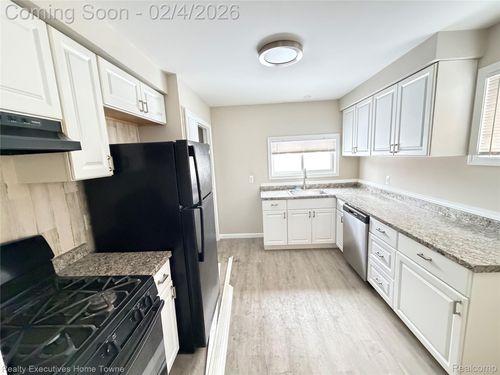 18305 Marquette St, Roseville, MI, 48066-3413 | Card Image