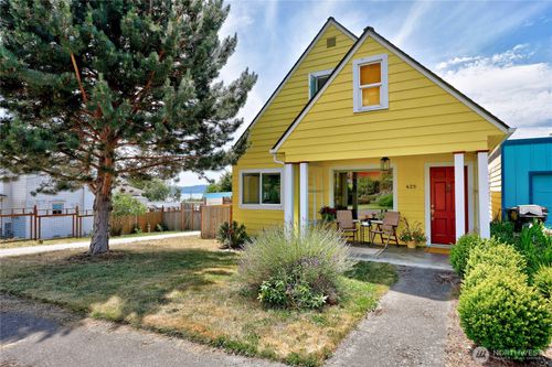 425 Walker St, Port Townsend, WA, 98368-6926 | Card Image