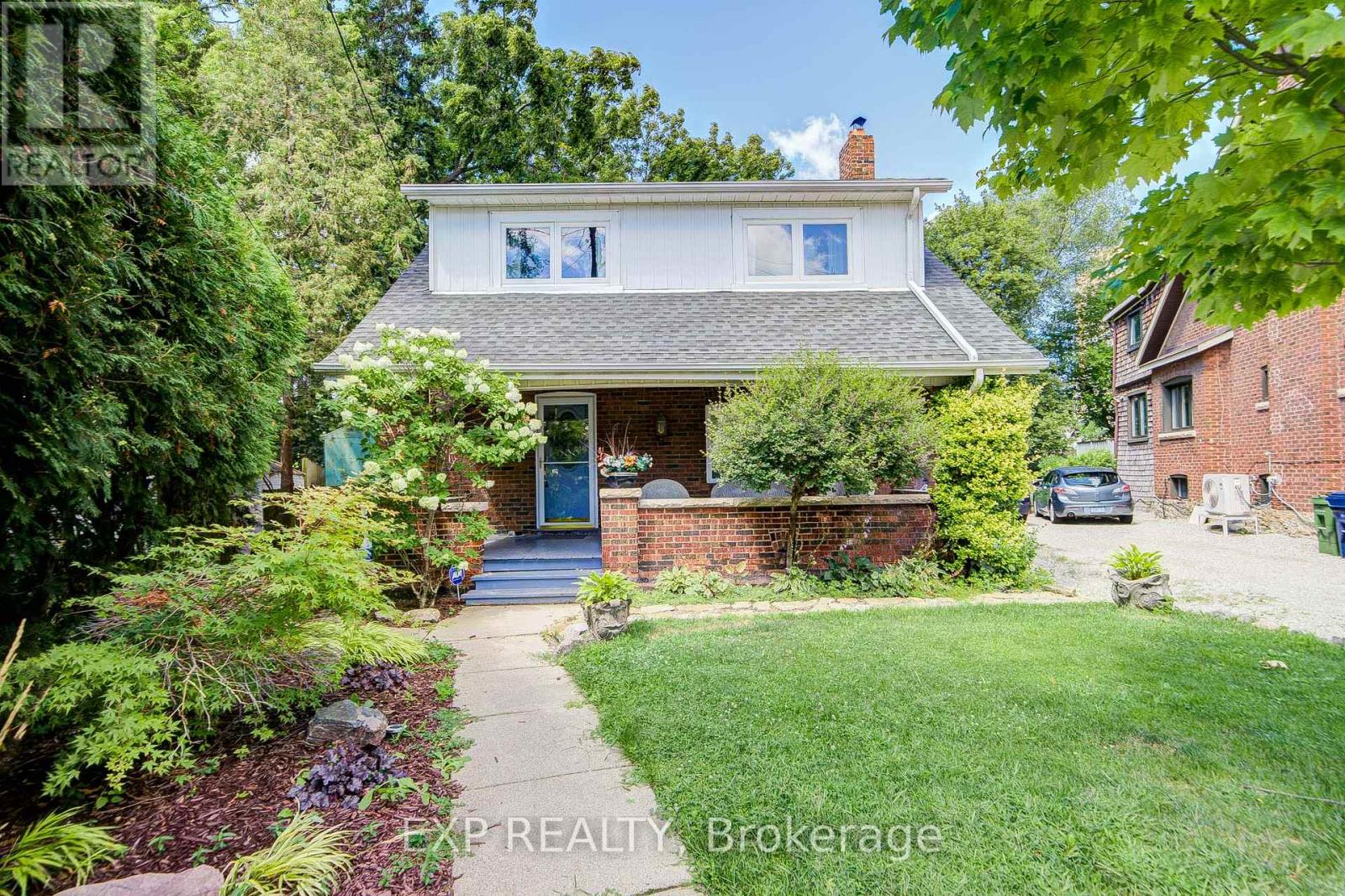 Residential in Toronto (Weston)