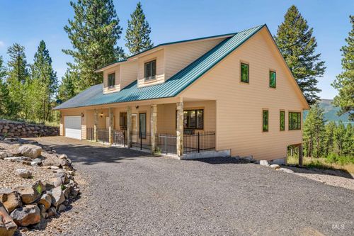 21 Starflower Dr, Cascade, ID, 83611 | Card Image