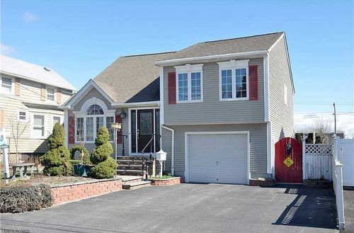 396 Williston Way, Pawtucket, RI, 02861-4114 | Card Image