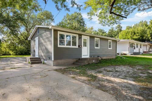 3210 Marquette St, Davenport, IA, 52806-5517 | Card Image