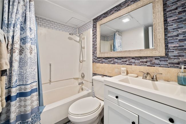 Bathroom | Image 14
