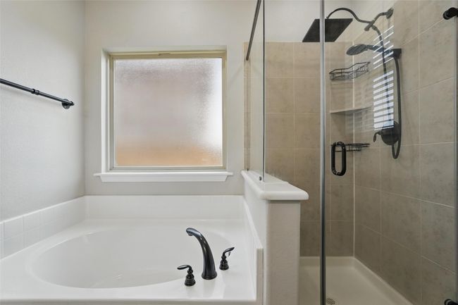 Garden Tub in master bathroom | Image 17
