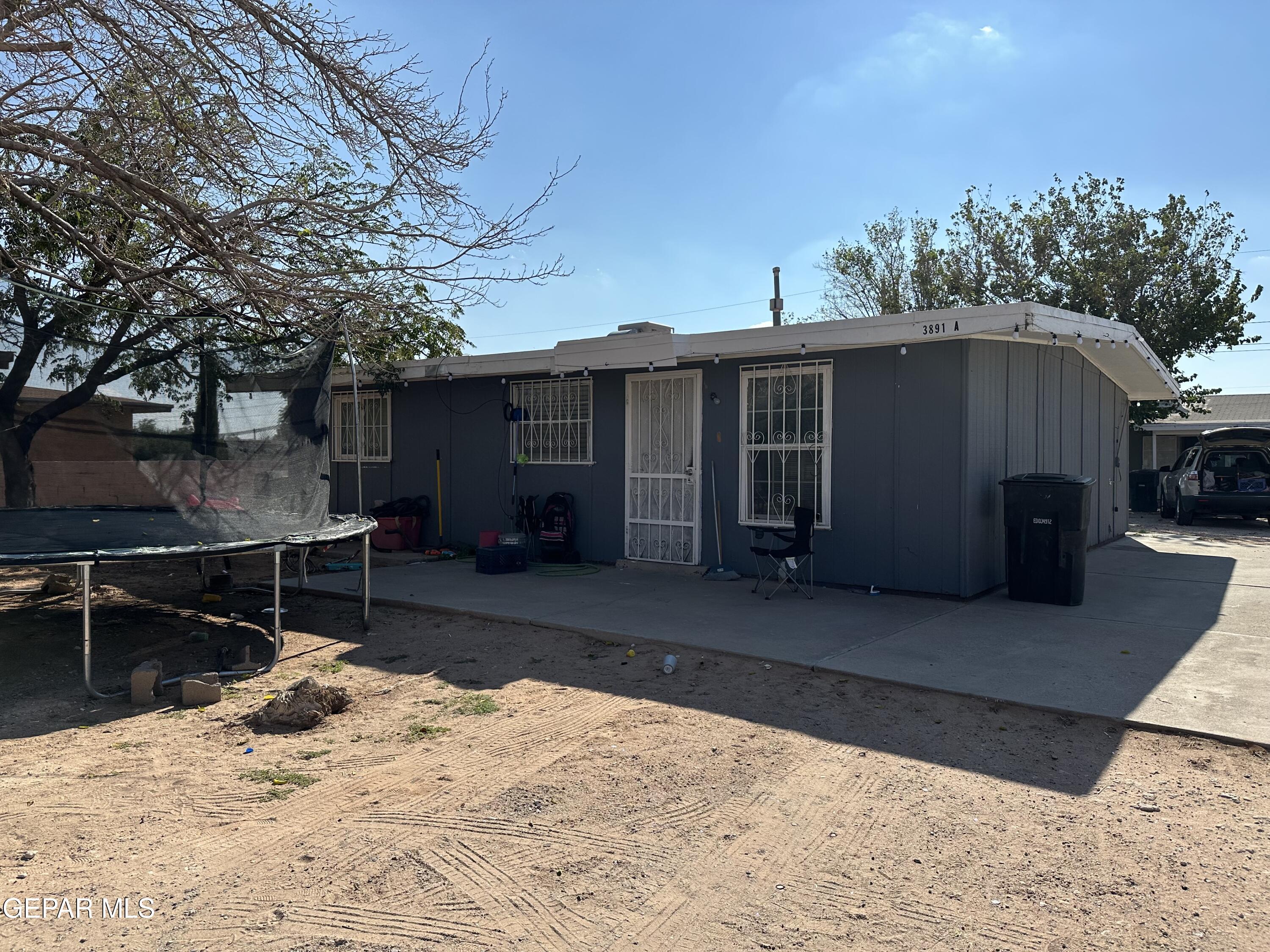 Gwendolyn Dr, El Paso, TX 79938