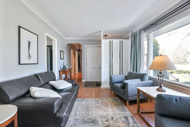 35 Fittons Rd E, House other with 3 bedrooms, 2 bathrooms and 4 parking in Orillia ON | Image 4