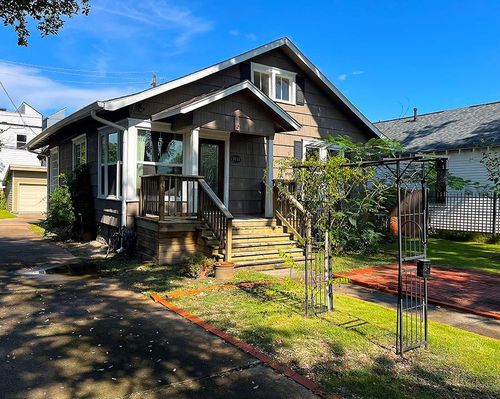 1111 Rutland St, Houston, TX, 77008-6830 | Card Image
