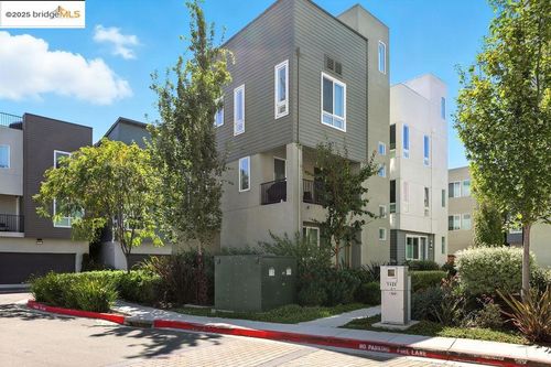 863 Lookout St, Richmond, CA, 94804-4580 | Card Image