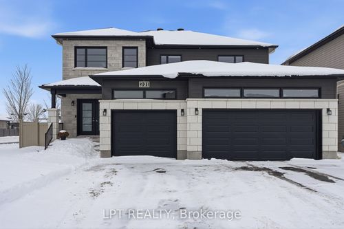 301 Moonlight Dr, Russell, ON, K4R0L1 | Card Image