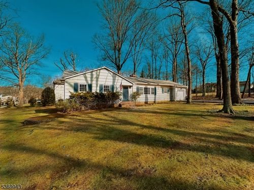 60 Mount Pleasant Ave, Edison, NJ, 08820-2055 | Card Image