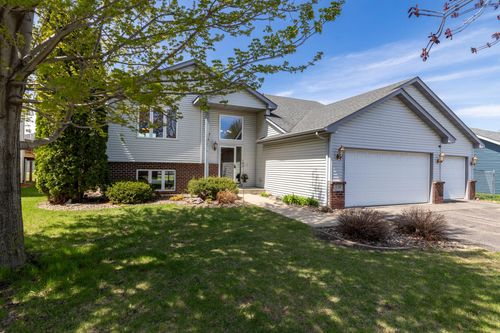 936 S Chestnut St, Belle Plaine, MN, 56011-2297 | Card Image