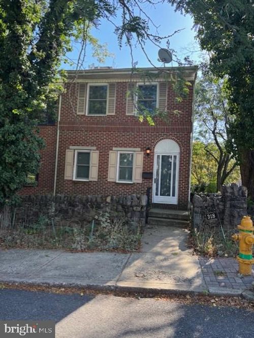 318 W 19th St, WILMINGTON, DE, 19802-4703 | Card Image