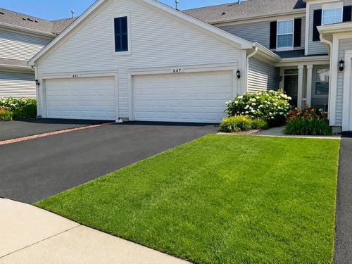 647 Jonathan Dr, Round Lake, IL, 60073-5618 | Card Image