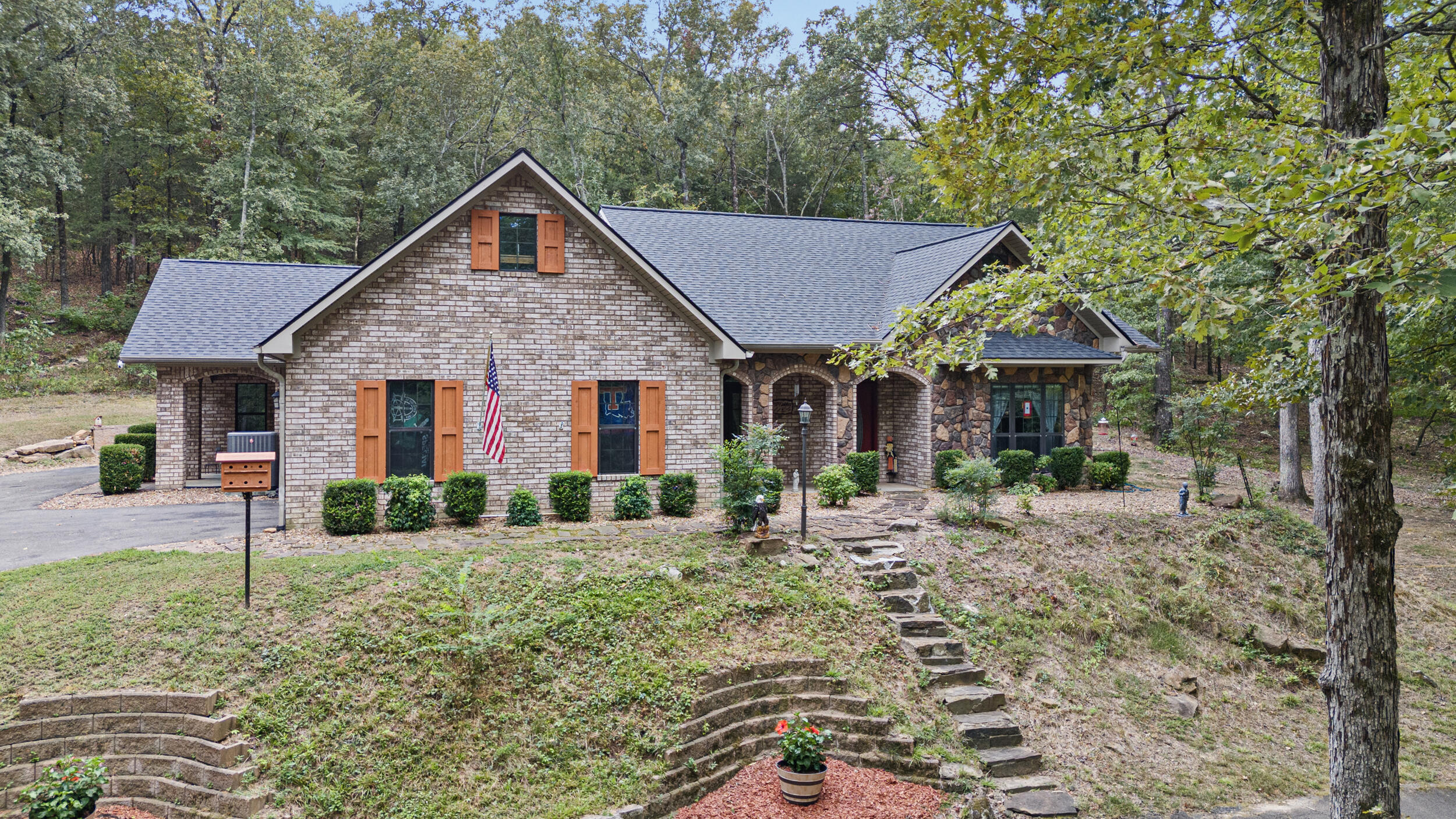 Lakeridge Rd, Dardanelle, AR 72834