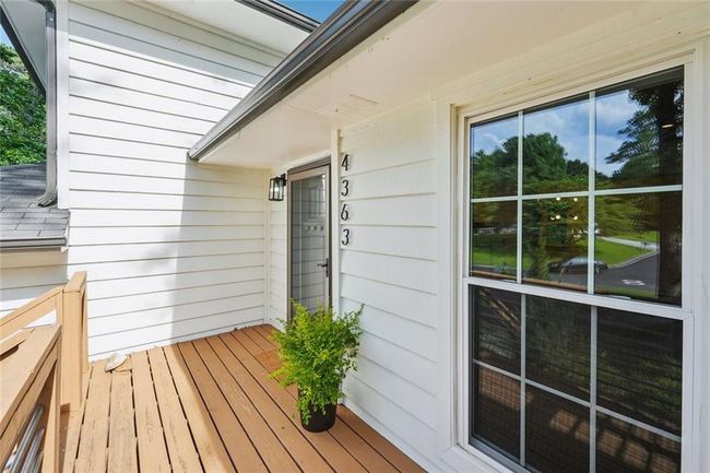 4363 Old Mabry Rd Ne, House other with 4 bedrooms, 3 bathrooms and 6 parking in Roswell GA | Image 6