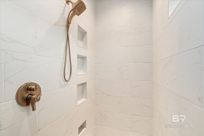 Bathroom | Image 17