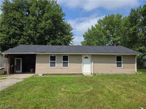 2500 Redgate Ln, Youngstown, OH, 44511-1926 | Card Image