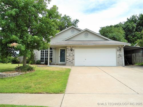 2201 Quinton St, Broken Arrow, OK, 74011-4505 | Card Image