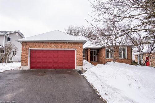 372 Gatestone Blvd, Waterloo, ON, N2T2J6 | Card Image