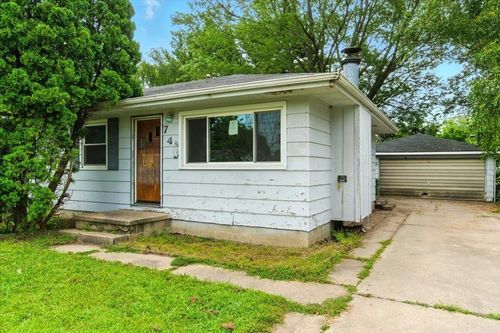 740 Hall Ave, Waterloo, IA, 50703-1426 | Card Image